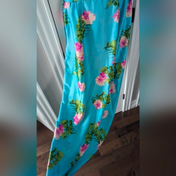 Floral Blue Kimono Robe - Picture 4 of 7